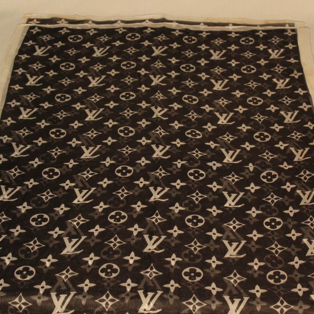Louis Vuitton Scarf